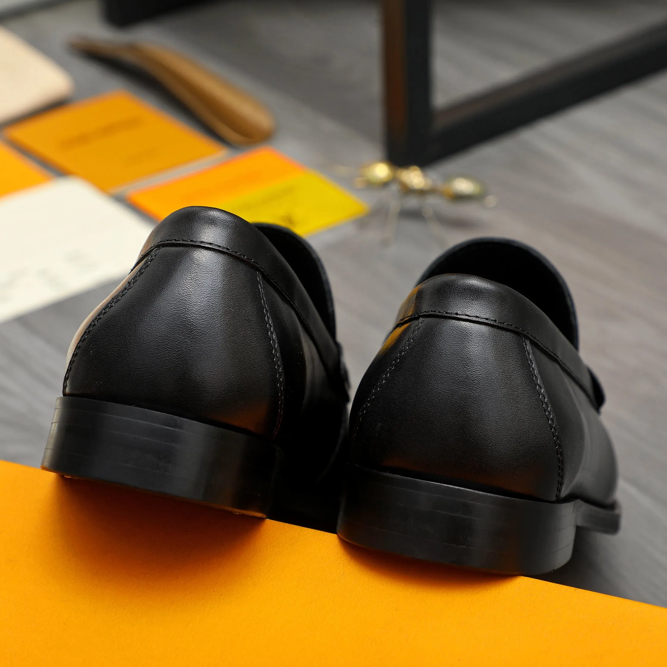 Men's shoes 💰p460 Product trademark: LV (Louis Vuitton) business slip-on leather shoes Regular size: 38-45 (45 is custom-made and non-returnable) Product materials: Selected high-quality cowhide upper, cowhide lining, original rubber outsole